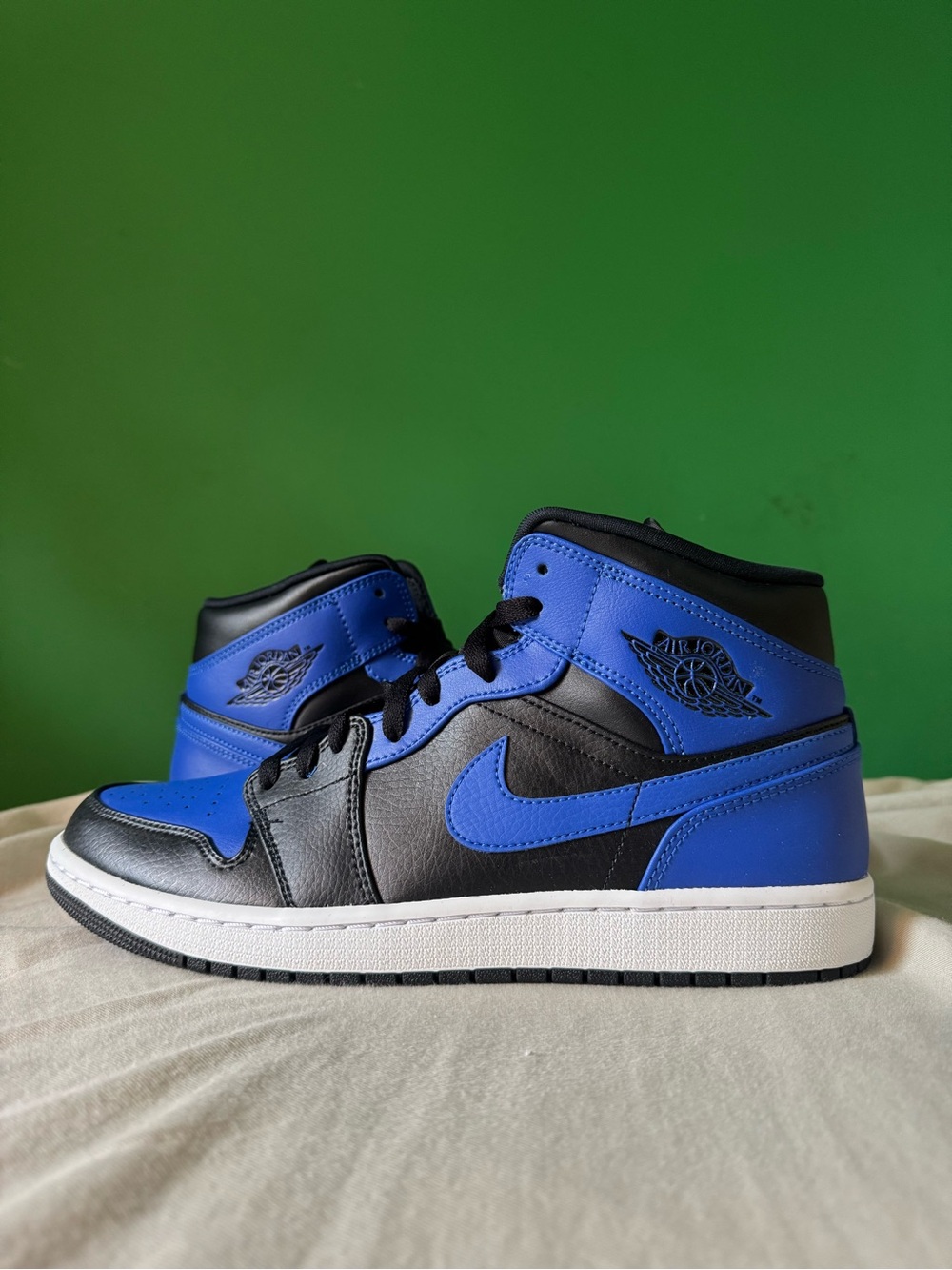 Nike air Jordan 1 mid hyper royal tumbled leather size 11
